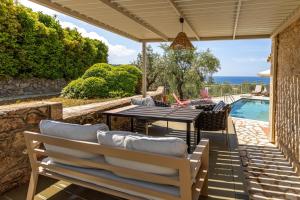 Dafne by Vintage Travel