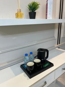 غرفه وصاله قريبه من المطار