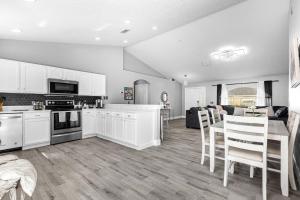 Close to Disney, 3BR, Heated Pool, Game RM, PetsOK