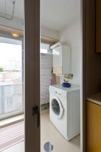 Modern and quiet T1 with private Garage