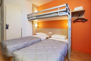 Hotels Premiere Classe Marne la Vallee - Bussy Saint Georges : Chambre Triple