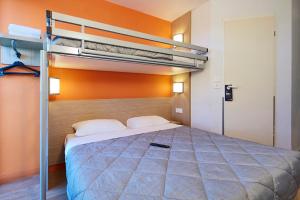 Hotels Premiere Classe Marne la Vallee - Bussy Saint Georges : Chambre Triple (1 Lit Double et 1 Lit Simple)