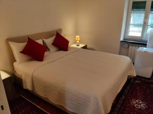 Appartamento Piazzetta Portofino (010044-LT-0030)