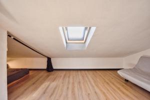 Rooftop Heaven, Mini Attico vicino alla stazione