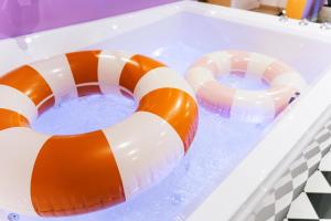 My Funky House - Jacuzzi, Sauna, billard, cinéma, Nintendo Switch, jeux, filet suspendu