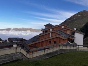 Skis et piscine 2100 m