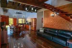 Refúgio no Cerrado com Lago, Piscina e Jacuzzi