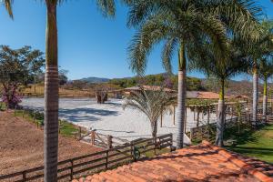 Refúgio no Cerrado com Lago, Piscina e Jacuzzi