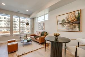 Modern Denver Gem Near DU, Parks and Shops!
