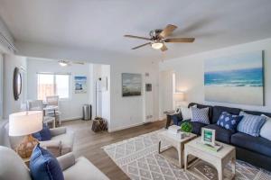 Avalon Beach 2