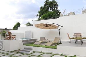 Eshae Living - 1 BR with breakfast & private pool