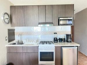 Incredible apartment condominio with BEACH