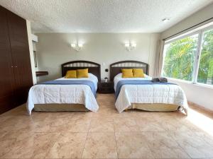 Incredible apartment condominio with BEACH