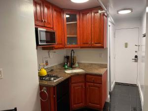 Private Studio Apartment in Square