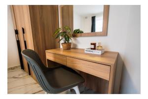 Exclusive Corner Penthouse with Terrace - by HostMT