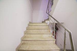 Hotel O The Sterling New Delhi railway station