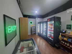 Aptos completos em prédio com piscina a poucos metros da Av. Paulista – TNPs