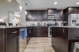 New king Beds Pool Hot Tub Outdoor Fireplace