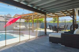 New king Beds Pool Hot Tub Outdoor Fireplace