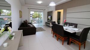 1070 - Praia de Bombinhas locação de temporada.