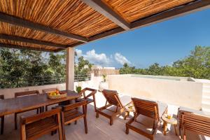 Luxe 3BR Penthouse with Rooftop Pool & Jungle Panorama & Plunge Pool