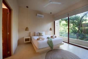 Luxe 3BR Penthouse with Rooftop Pool & Jungle Panorama & Plunge Pool