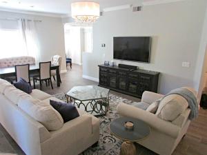 plush gated condo with heated pool near westworld