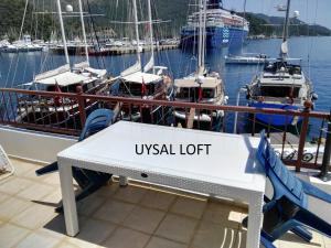 Uysal Suite and Loft Seaside