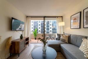 Discover Las Condes 2D2B ideal for 4 people