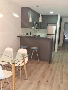 Al lado de la playa, restaurantes y el WTC