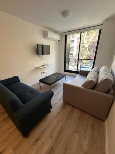 Al lado de la playa, restaurantes y el WTC