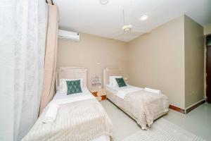 Ivory Block Apartment Modern 3BR in Mikocheni