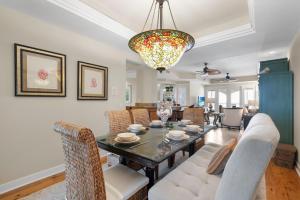 Royal Heritage Point on Marco Bay