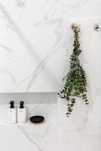 The Love Box - Design and Upscale with Balcony at Downtown