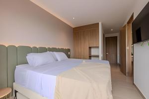 1 k Baia Kristal lujoso y nuevo 2 alcobas Prive 2