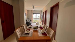 Apt Vista Mar 100m da Praia Piscina 2 Suítes