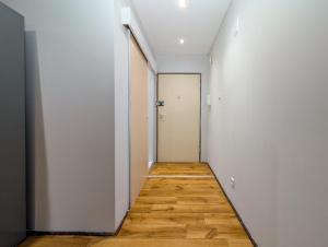 Trzebnicka Spacious Apartment by BookingHost