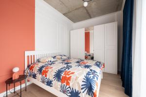 New Old Town flat, Free Parking, TV, Work desk, Monitor, AC, Security