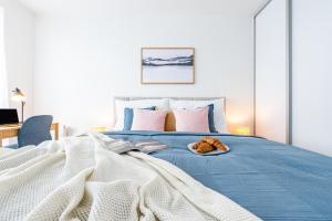 Prague Days - Family Friendly Two-Bedroom Apartment with AC, Garage and Terrace in Holešovice