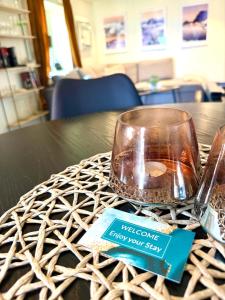 KB Basement Apartment - 3hvězdičkové hotely ve městě Sørvågen