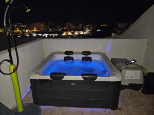 Nautica bulles jacuzzi privatif vue lac marin