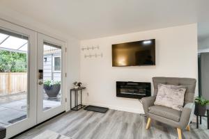 Patio and Grill Dog-Friendly Redmond Getaway!