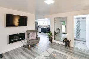 Patio and Grill Dog-Friendly Redmond Getaway!