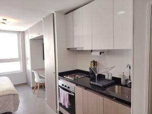 Depto Estudio Full equipado con Estacionamiento