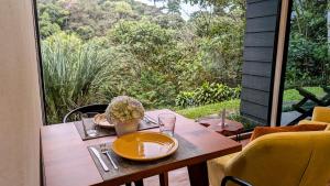 Olingo Monteverde - Studio Apartment with Jacuzzi