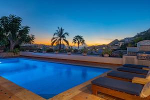 La Casa de La Familia Decker by Cabo Villas