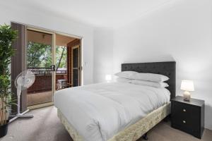 Bright Marrickville Apartment with Balcony & Parki