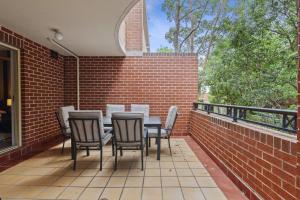 Bright Marrickville Apartment with Balcony & Parki