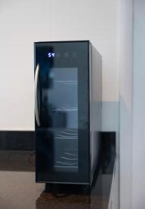 GroveO6 10 minutes from the Beach