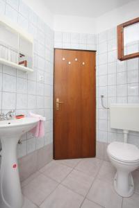 Apartments by the sea Kali, Ugljan - 345